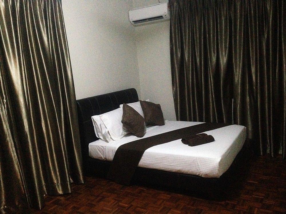 Here Hotel Skudai Buitenkant foto