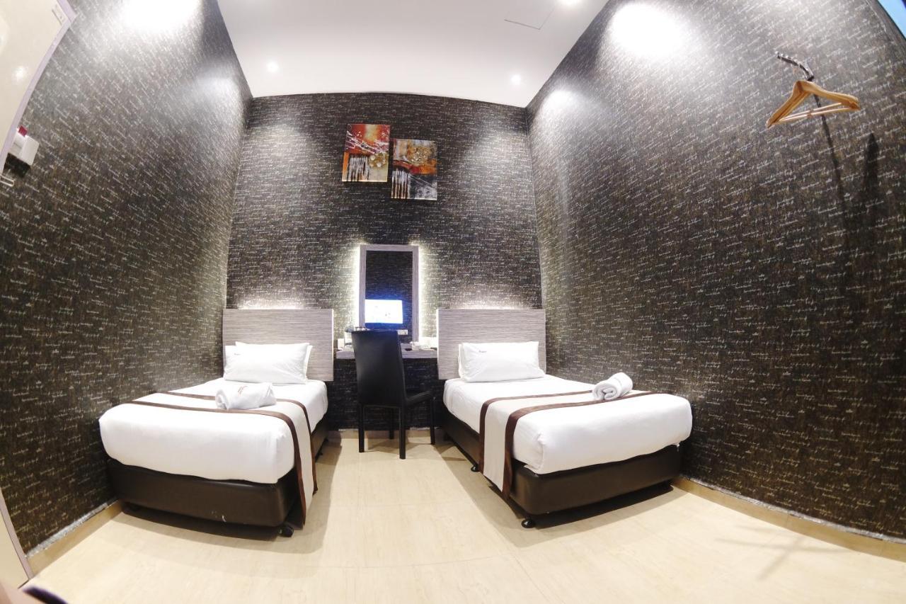 Here Hotel Skudai Buitenkant foto