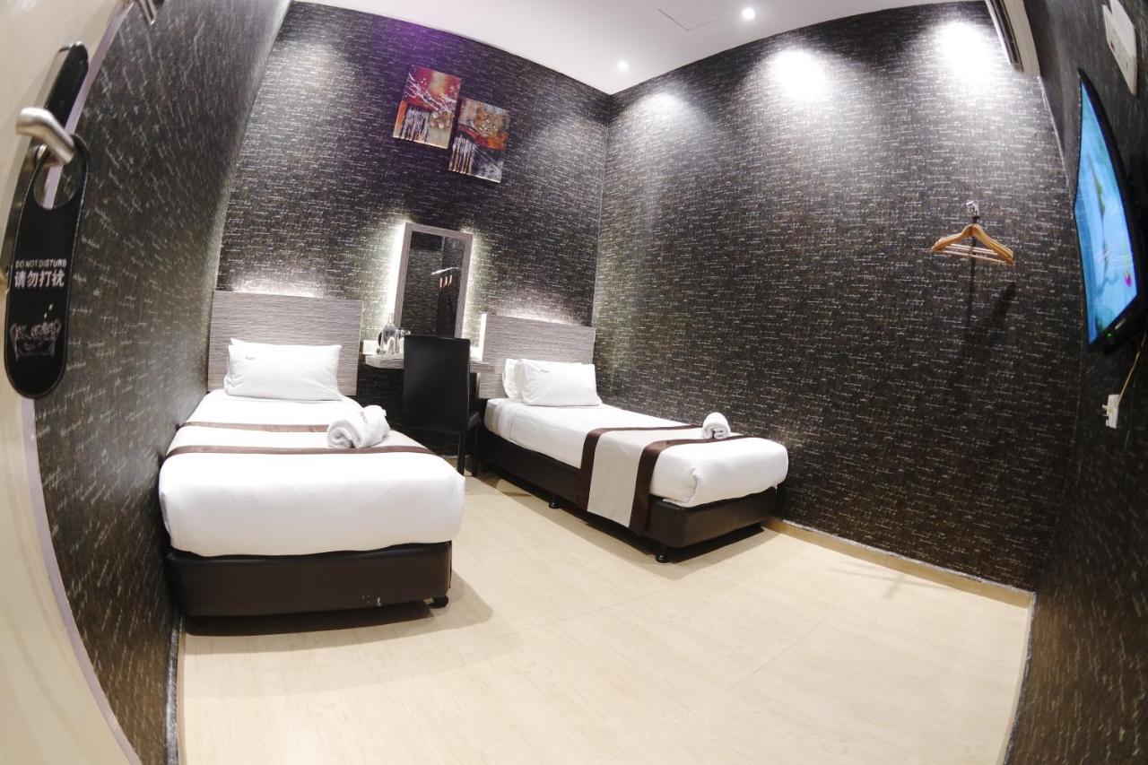 Here Hotel Skudai Buitenkant foto
