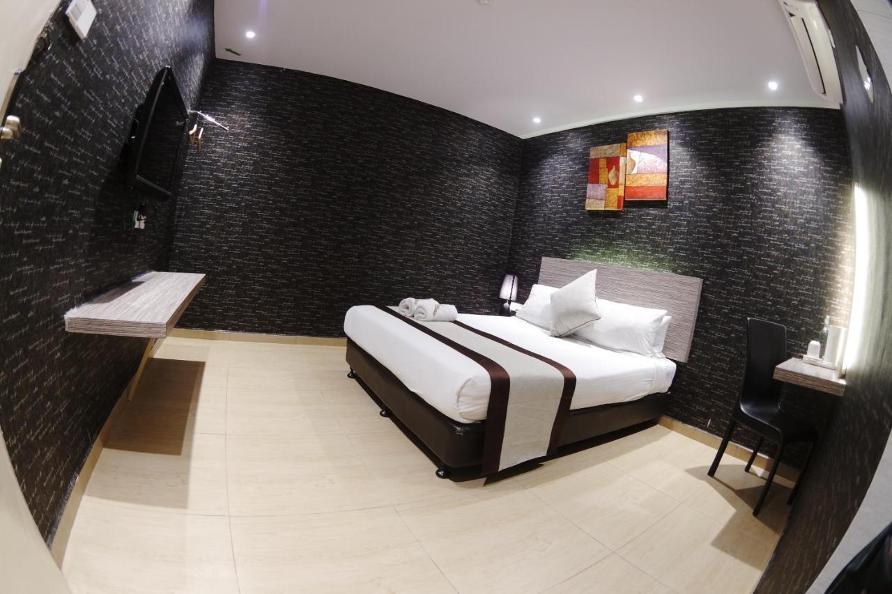 Here Hotel Skudai Buitenkant foto