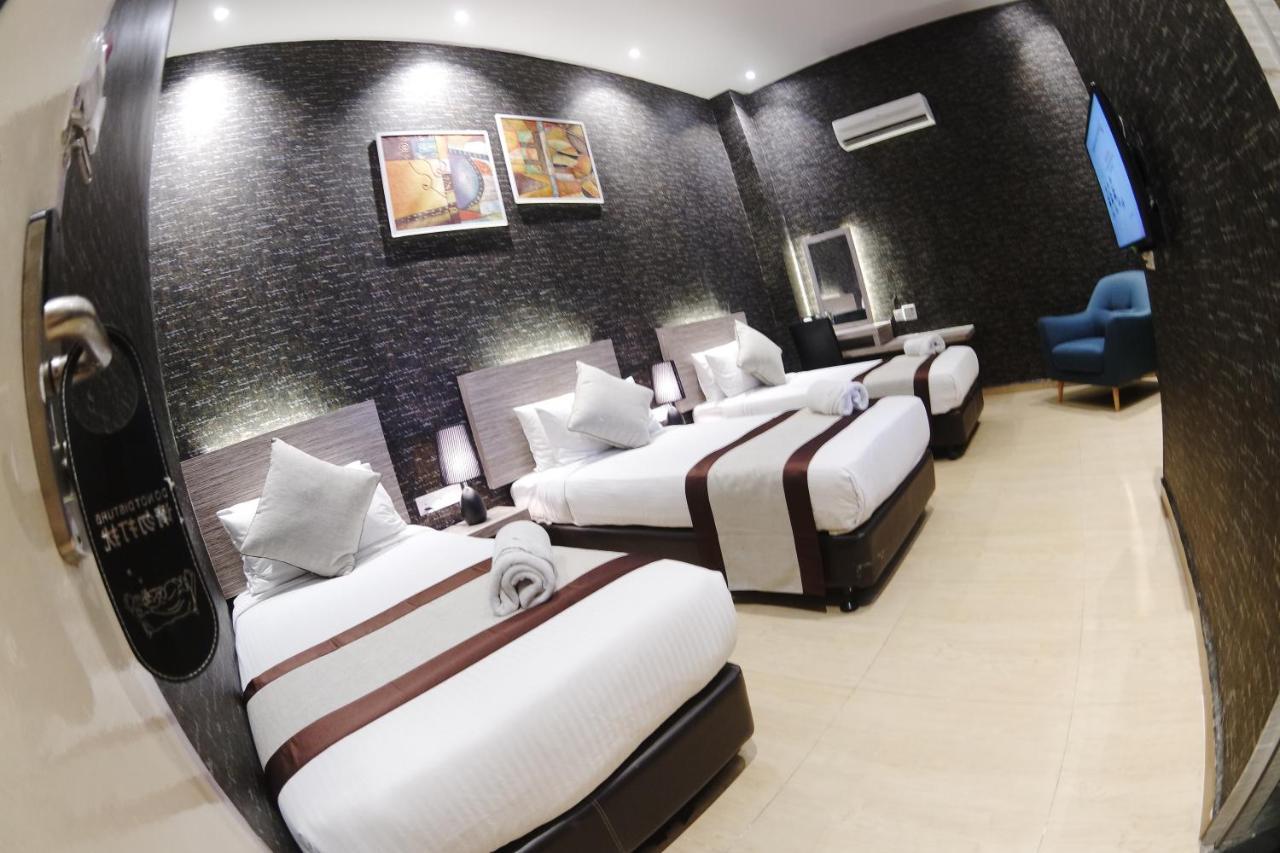 Here Hotel Skudai Buitenkant foto